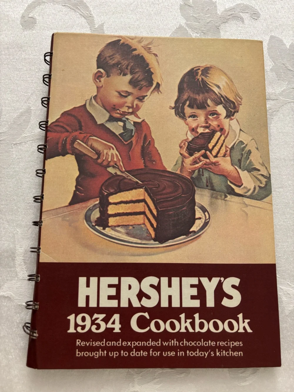 Vintage, 3 Cookbooks, Hershey’s, Pennsylvania PA Dutch, Zion Church, 2 Postcards